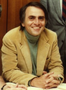 Carl Sagan, na época da realização da série para TV “Cosmos”.